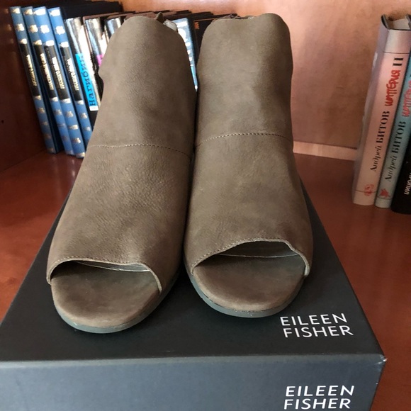 duffy peep toe bootie